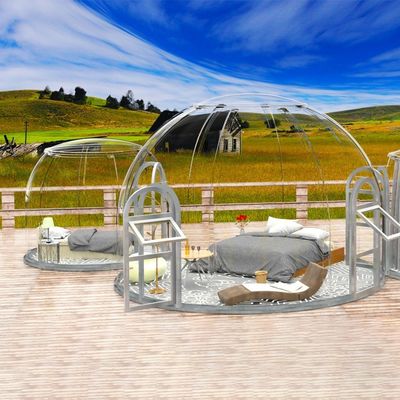 Luxus-Zwei-Zimmer-Familienzimmer und Polycarbonat-PC-Board im Transparent House Hotel