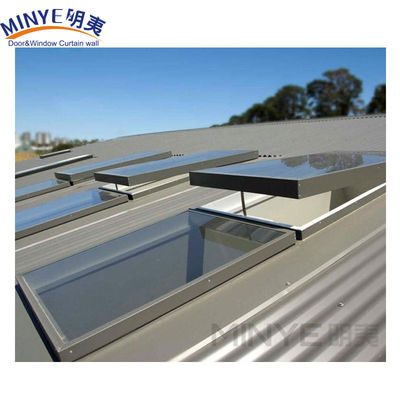1.4 mm Profildicke Dachfenster mit elektrischen Jalousien und Hagelsicherheit