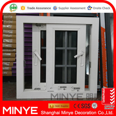 REHAU PVC Schiebefenster angepasst und langlebig mit Edelstahlgrills
