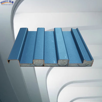 Dreiecksdachform Aluminium Sonnenzimmer Glashaus für moderne Design-Bildschirmräume