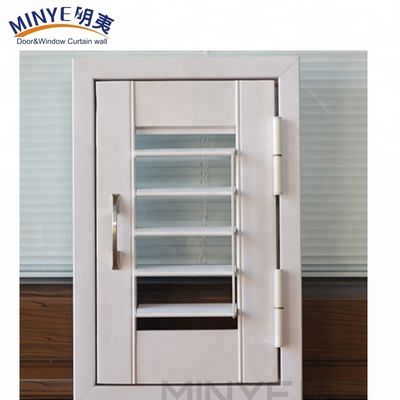 Anpassungs-PVC-Lauver-Fenster mit verstellbarem Plantage-Riegel-Design und -Laufern
