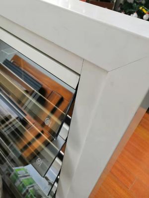 Aluminiumschleiferläden Fenster für Ästhetik und Lüftung in angepassten Farben