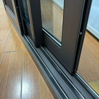 Energieeinsparende, wasserdichte Aluminiumrutschfläche mit Sicherheitsaufstellungen und Gitter