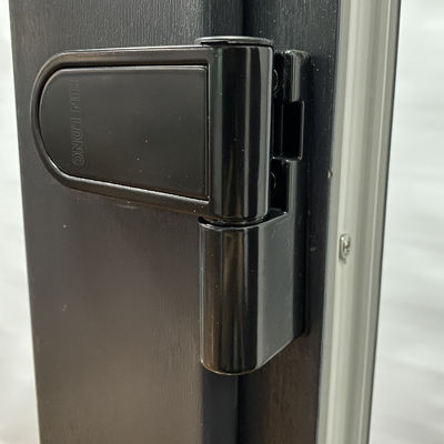 Villa Innenraum PVC Vordertüren 2,5 mm Dicke Modernes Design Glasfaser Bildschirmnetz