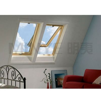 Vertikal geöffnetes Fenster aus Aluminium mit schönem und großzügigem Design
