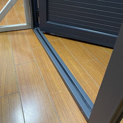 Moderne Design-Stil Graue Aluminiumplatte Einzeltür für Fassade Türen