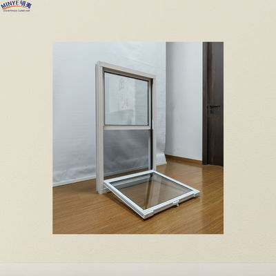 Vertikal nach oben gleitende Fenster im amerikanischen Stil Wohnzimmer Doppelhang Fenster