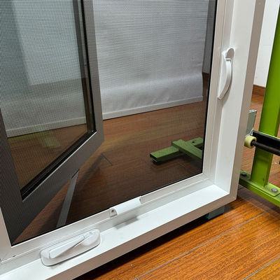 Schwarz-Weiß amerikanisches Fenster mit Aluminiumrahmen
