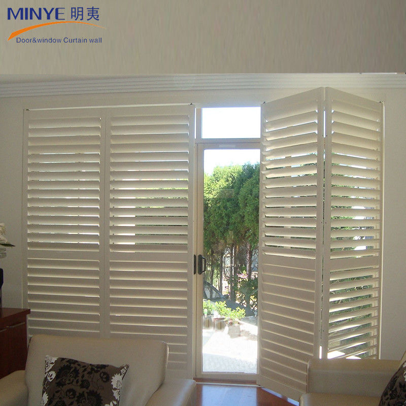 Glatte, pulverbeschichtete Hochwertige PVC/UPVC-Jalousie-Lauver-Fenster für langlebige Fensterläden