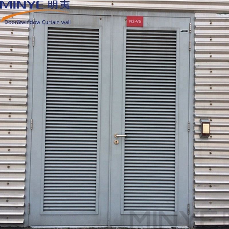 Aluminium-Schleier - die ultimative Lösung für die Außenlüftung von Haustüren