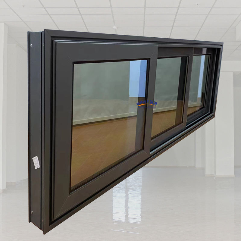 Langlebiges dreispuriges Schiebefenster aus Aluminium mit guter Windfestigkeit und hoher Festigkeit